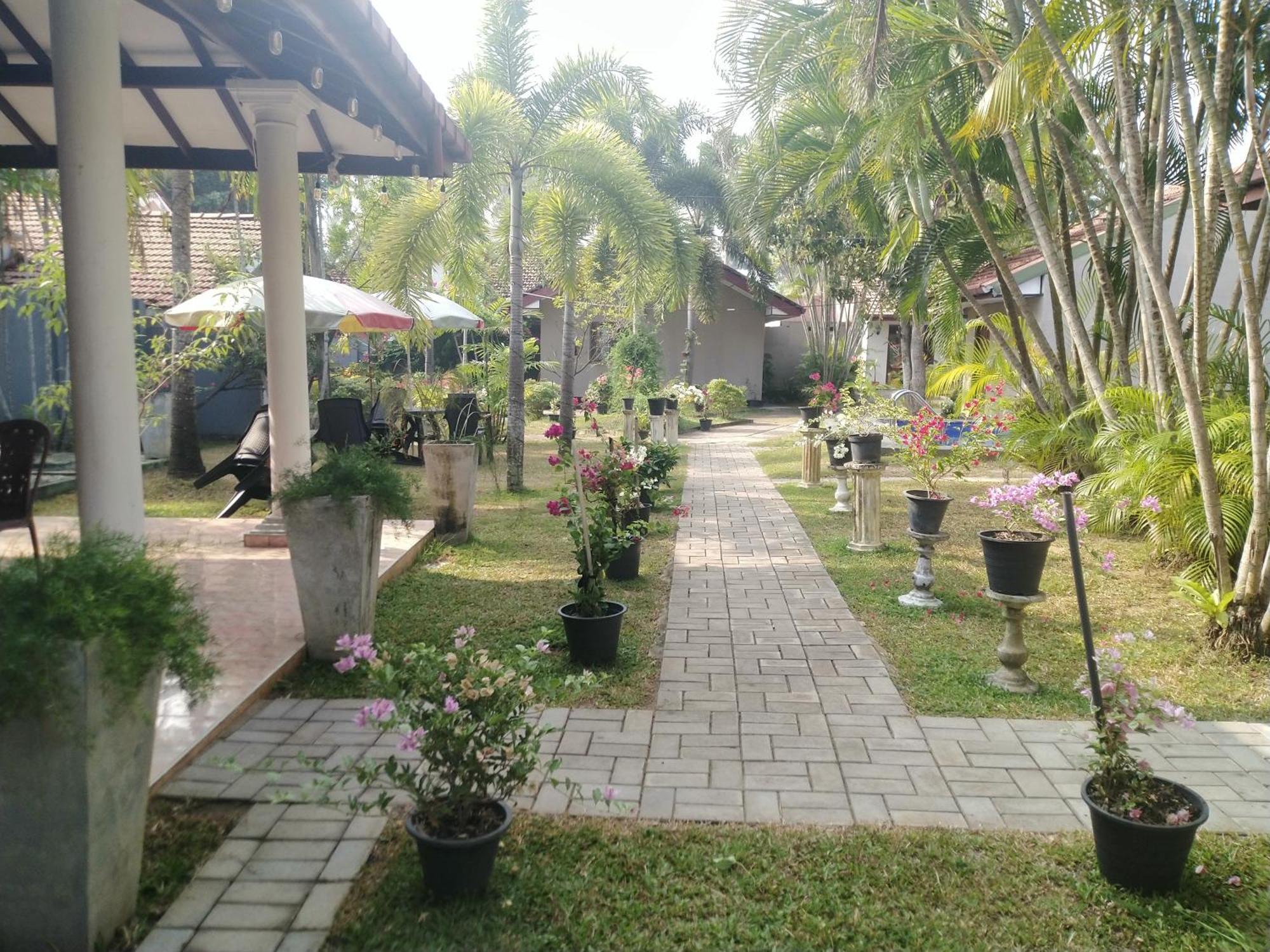 Blue Bell Hotel Negombo Exterior photo