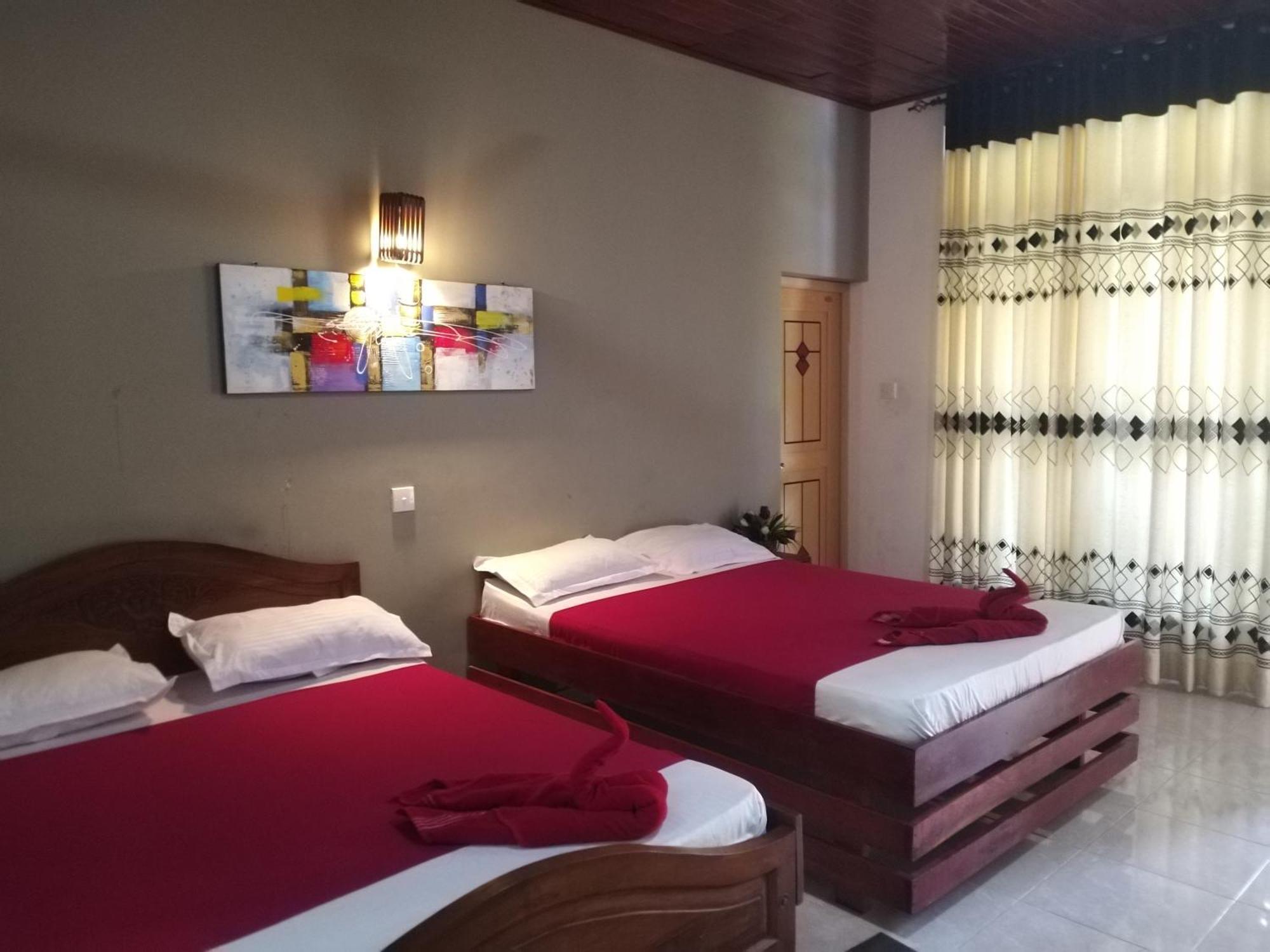 Blue Bell Hotel Negombo Exterior photo
