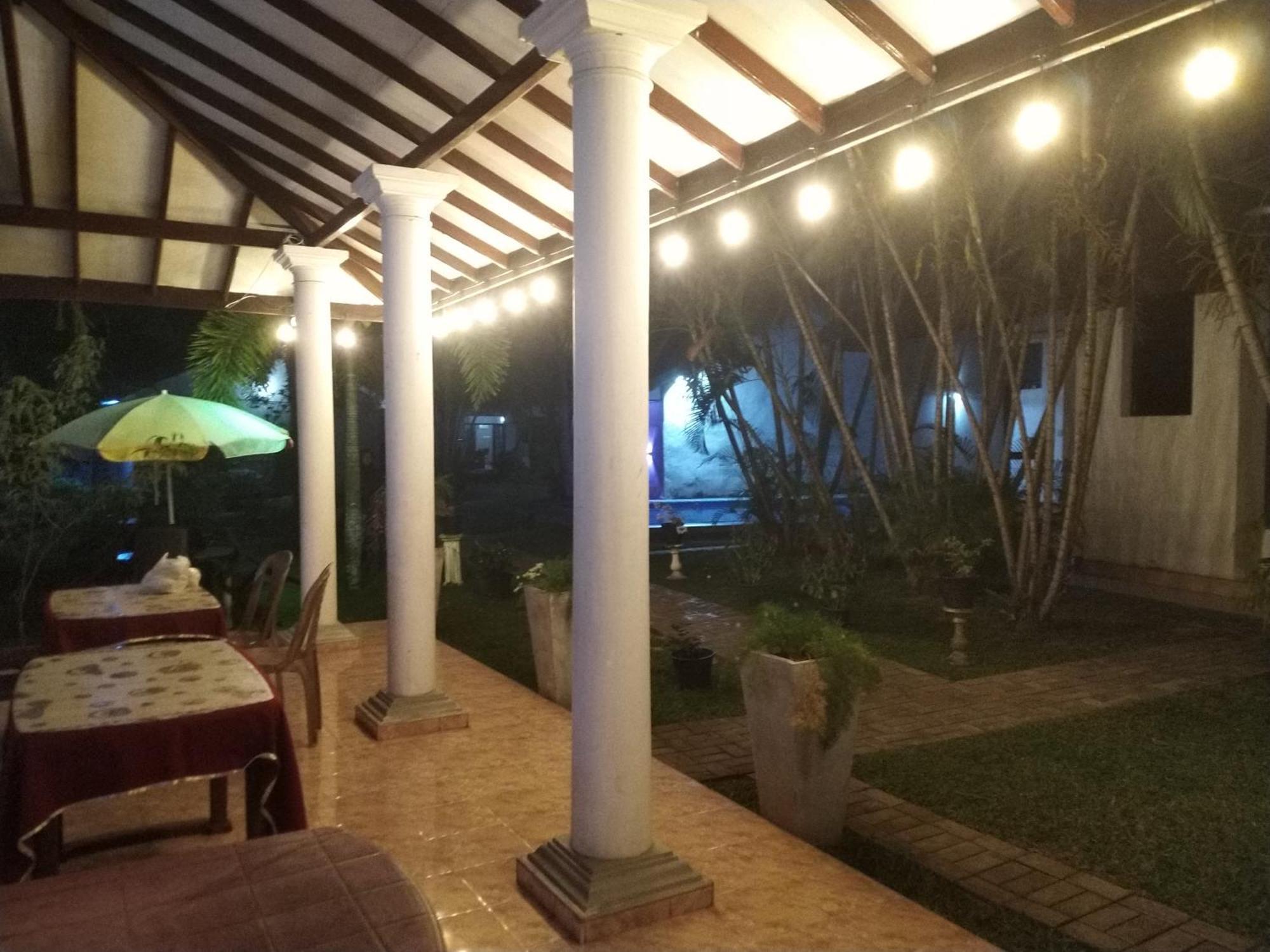 Blue Bell Hotel Negombo Exterior photo